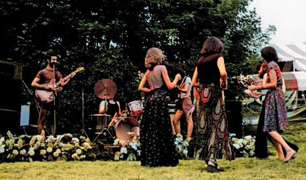 Jesse play a wedding